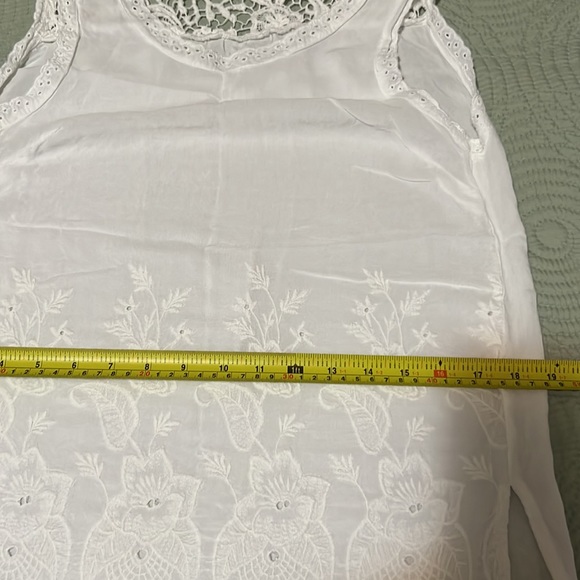 Bundle 2 embroidered lace, floral-lace detailing, sleeveless tops white - Picture 13 of 16